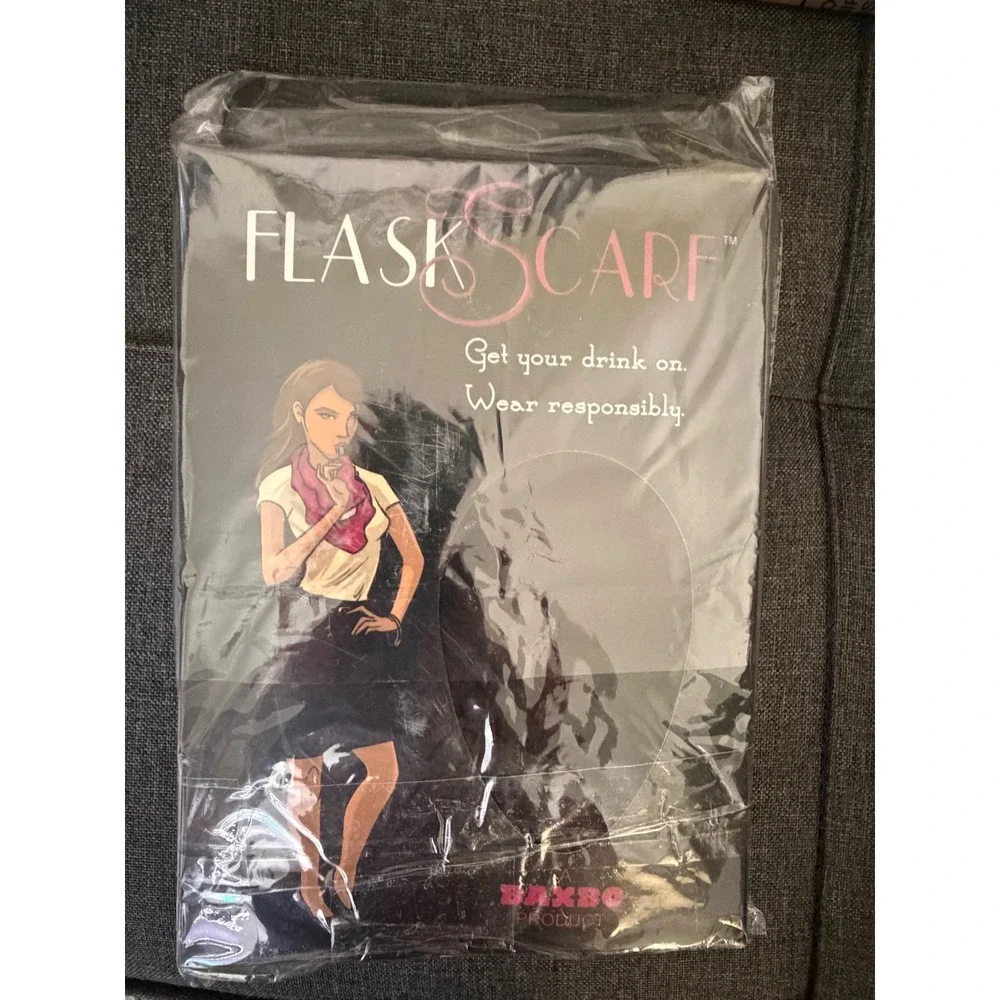 Baxbo FlaskScarf Hidden Flask Infinity Scarf Womens OS Black NIB 8oz Bladder